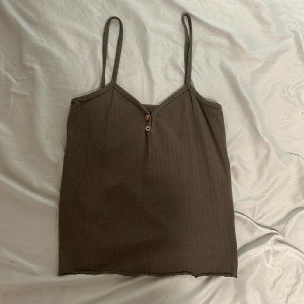 army green cropped tank